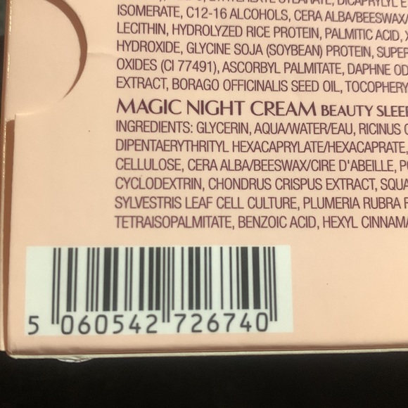 Charlotte Tilbury THE GIFT OF MAGIC SKIN
SKINCARE KIT - Picture 7 of 7